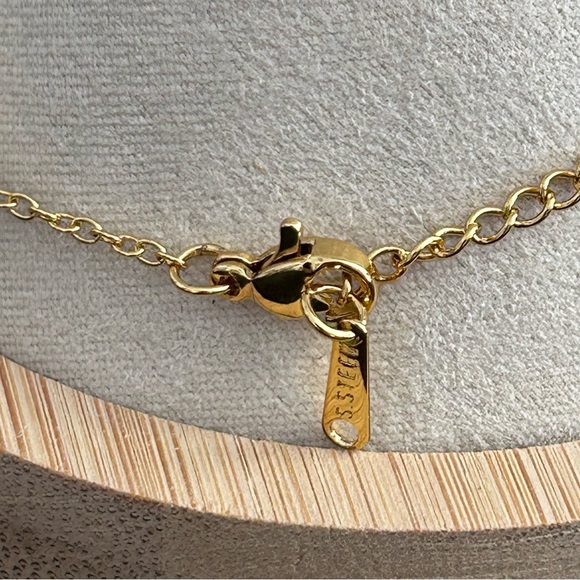 Green 5 Clover Bracelet - Picture 6 of 6